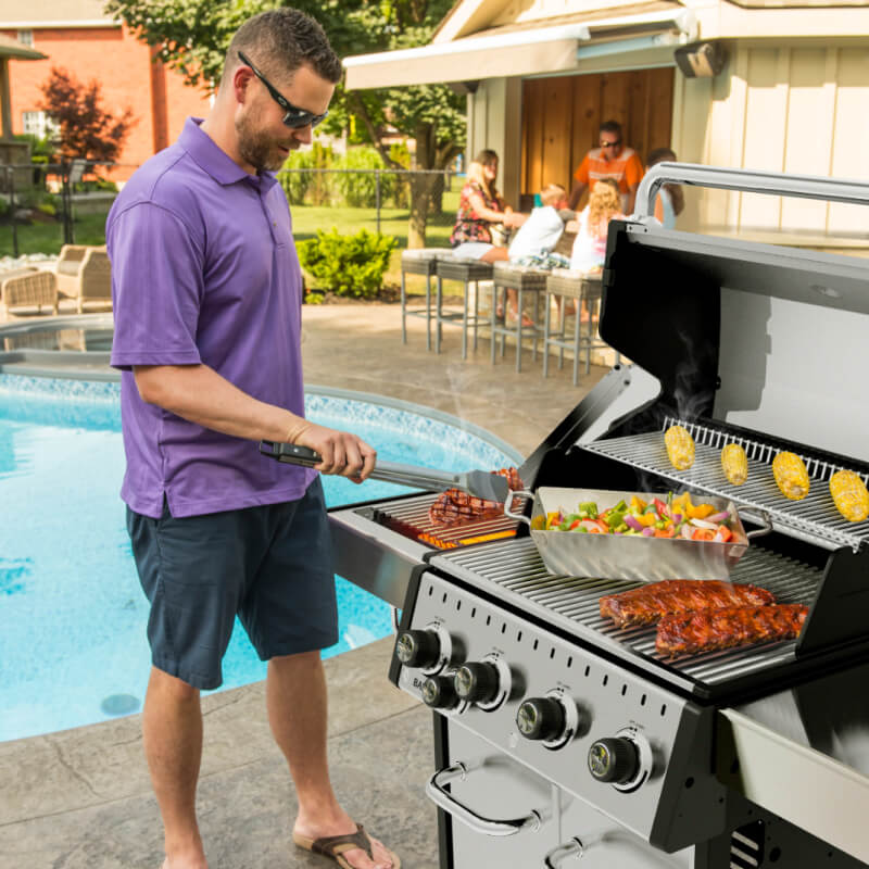 Broil King Baron S 440 PRO IR 4-Burner Gas Grill With Infrared Side Burner - view 7