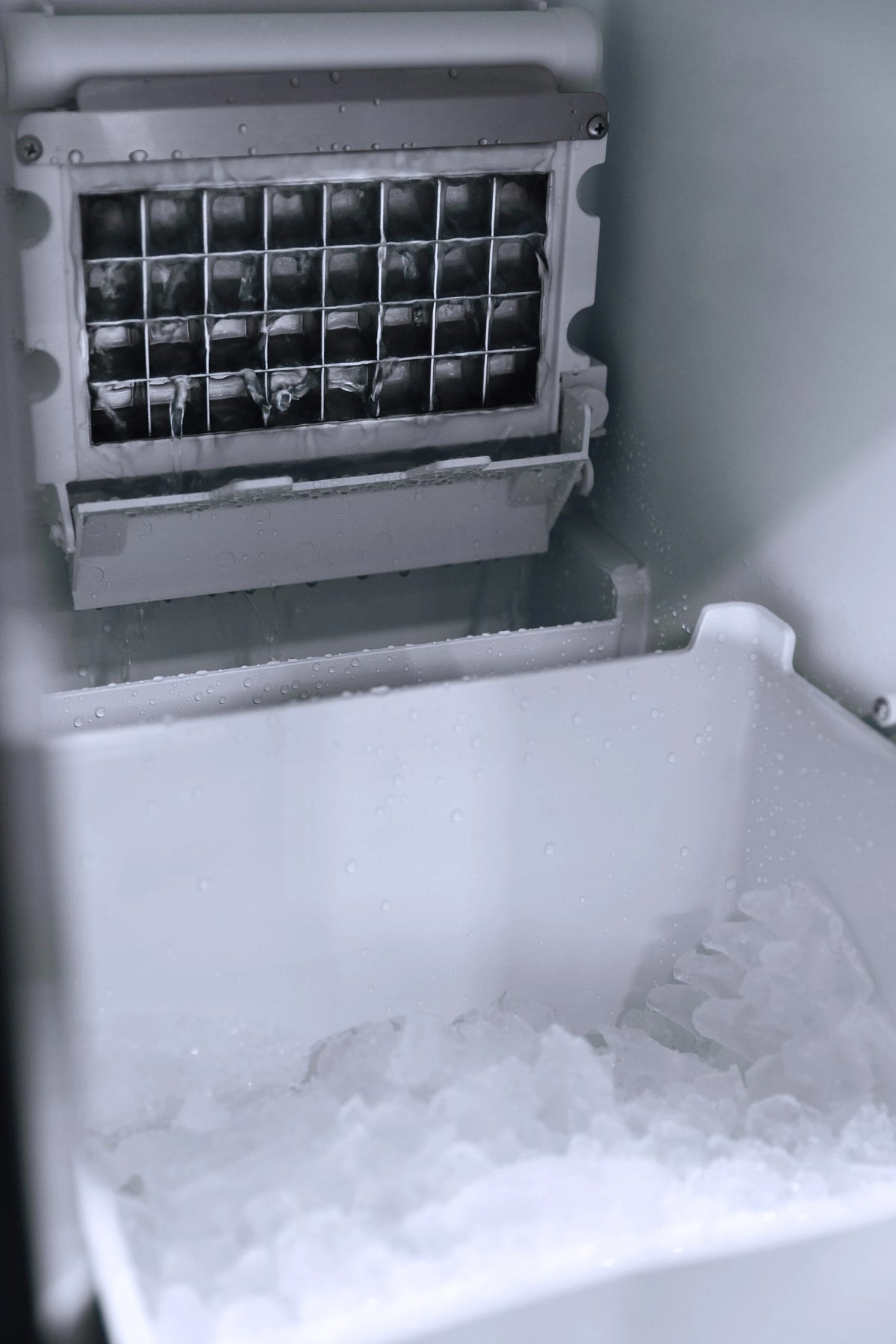 Summerset 15" 50 Lb. Outdoor Rated Ice Maker – view 6
