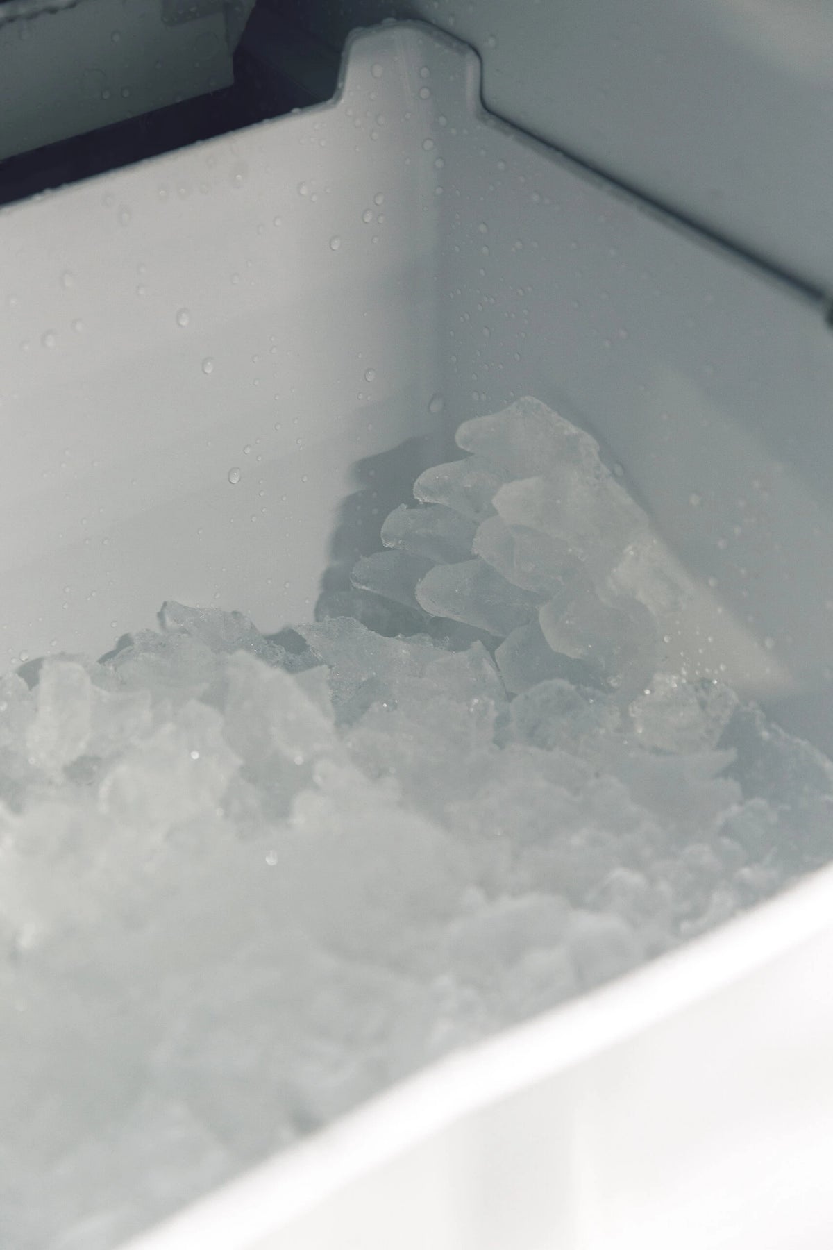 Summerset 15" 50 Lb. Outdoor Rated Ice Maker – view 7
