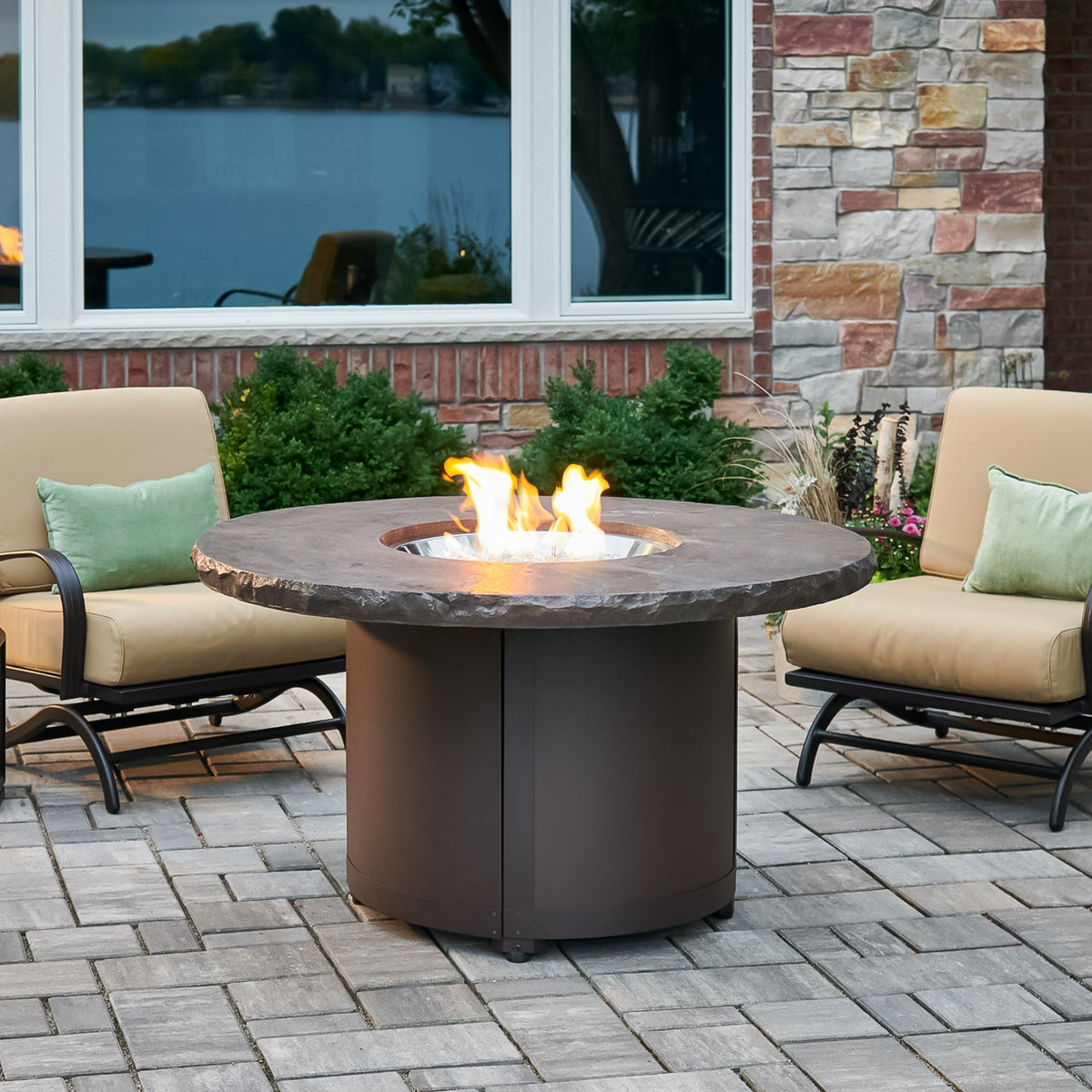 The Outdoor GreatRoom Beacon Round Gas Fire Pit Table
