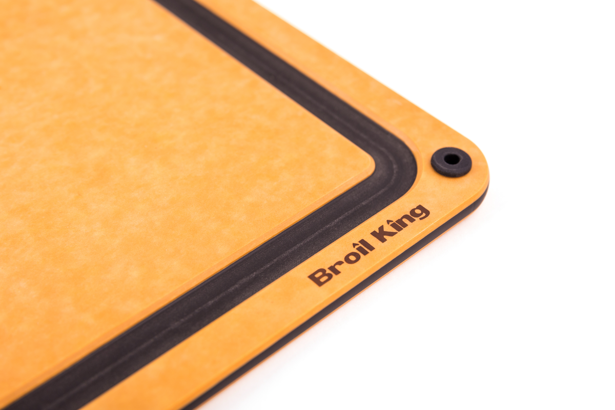 Broil King Wood Fibre Cutting Board – view 2