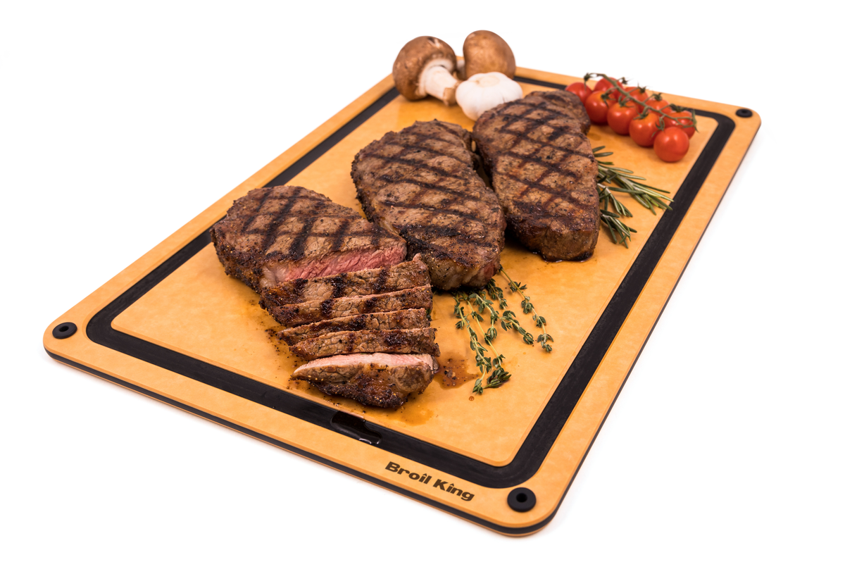 Broil King Wood Fibre Cutting Board – view 3