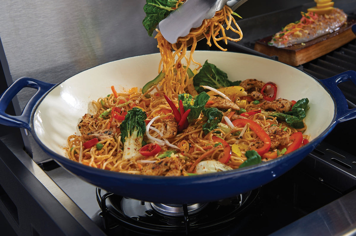 Broil King Cast Grilling Wok – view 5