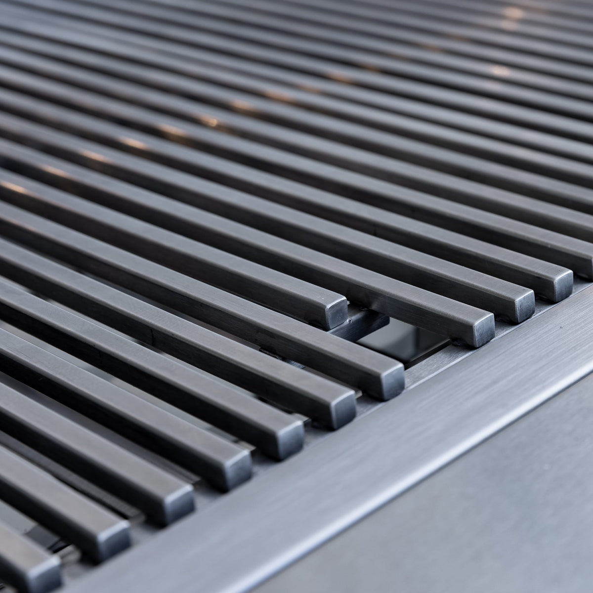 Summerset TRLPRO40 TRL Pro 40-Inch 4-Burner Built-In Gas Grill with Rotisserie