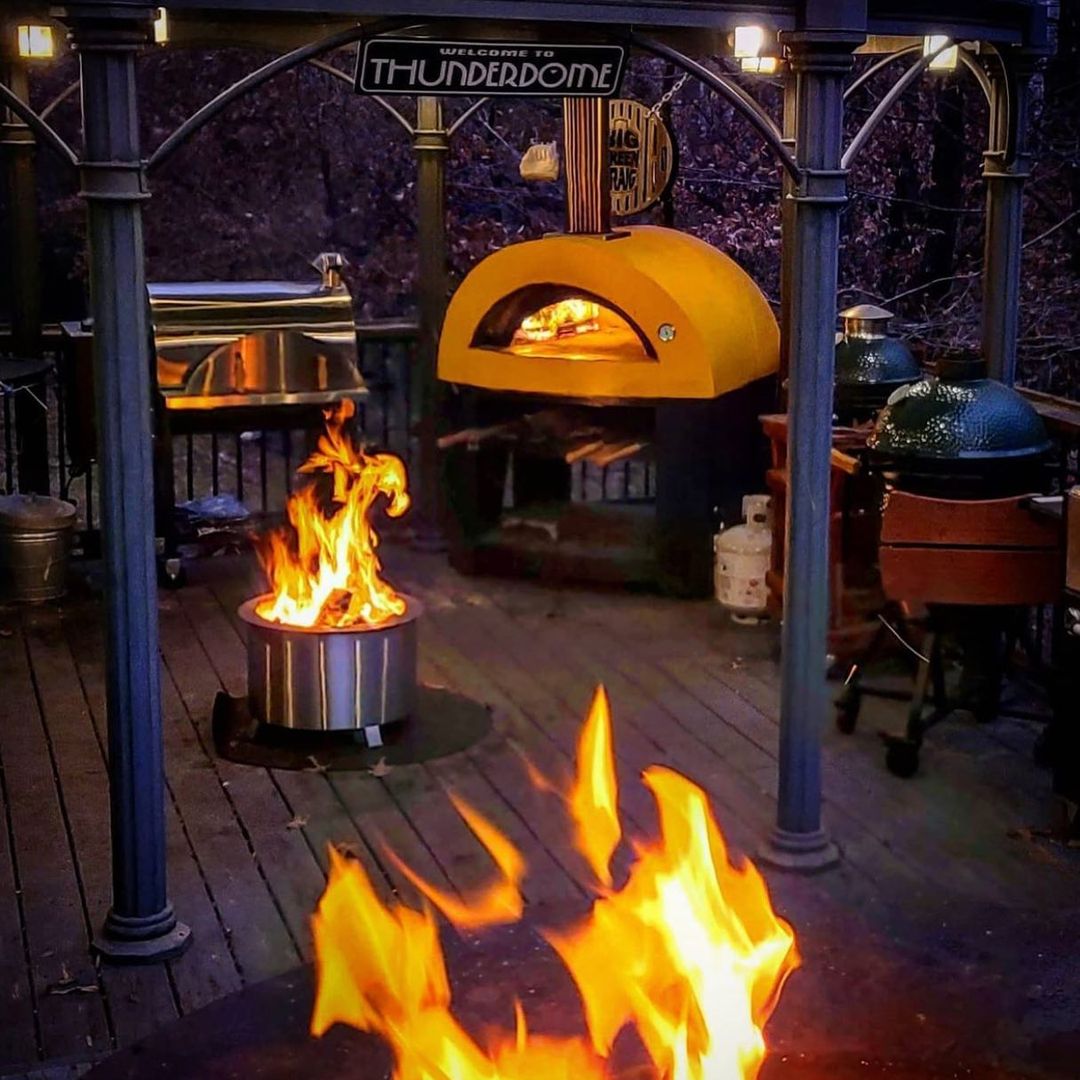 Alfa Moderno 5 Pizze Outdoor Gas Hybrid Pizza Oven with Black Base - Freestanding - Fire Yellow