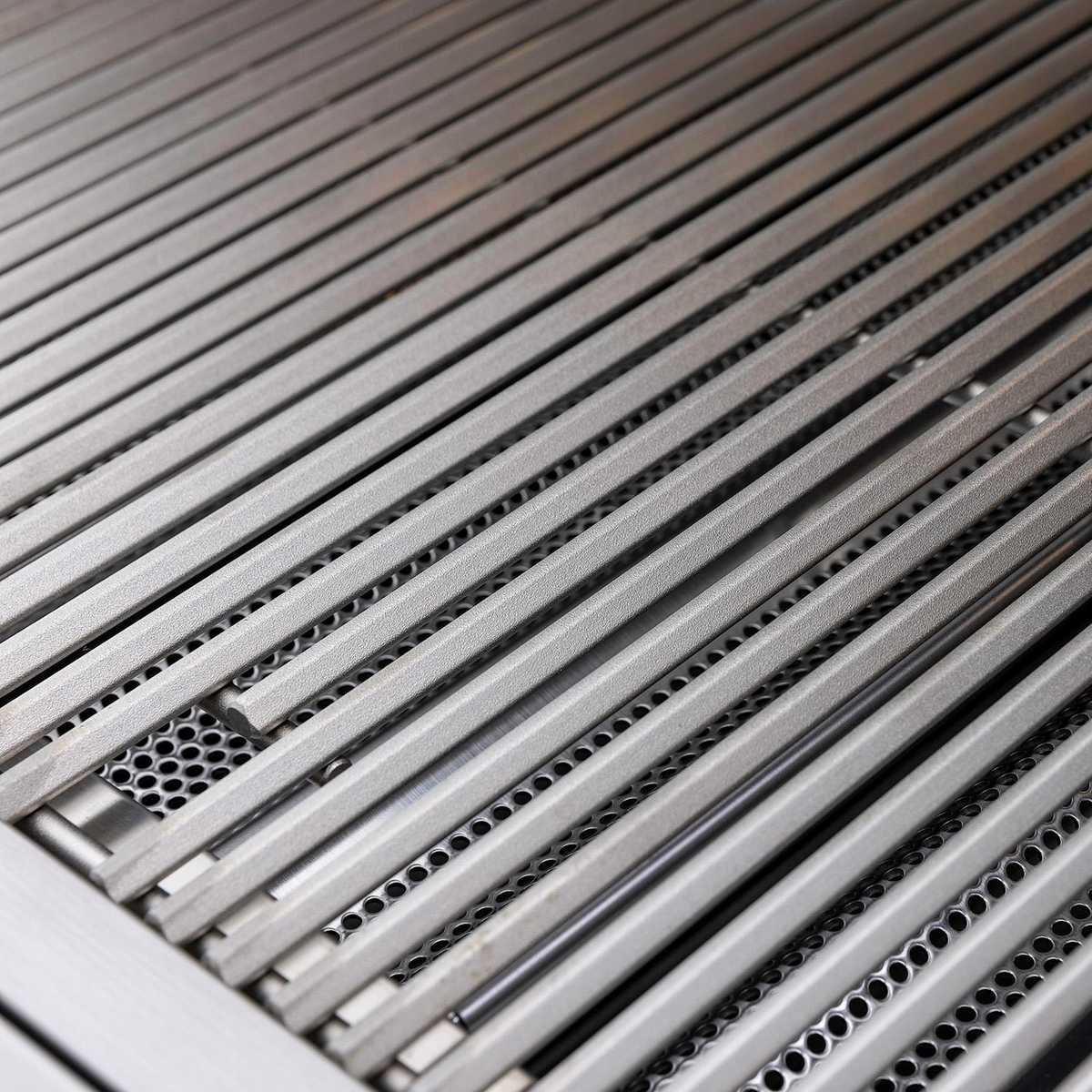 Blaze Premium LTE+ 32-Inch 4-Burner Gas Grill W/ Rear Infrared Burner & Lift-Assist Hood - view 8