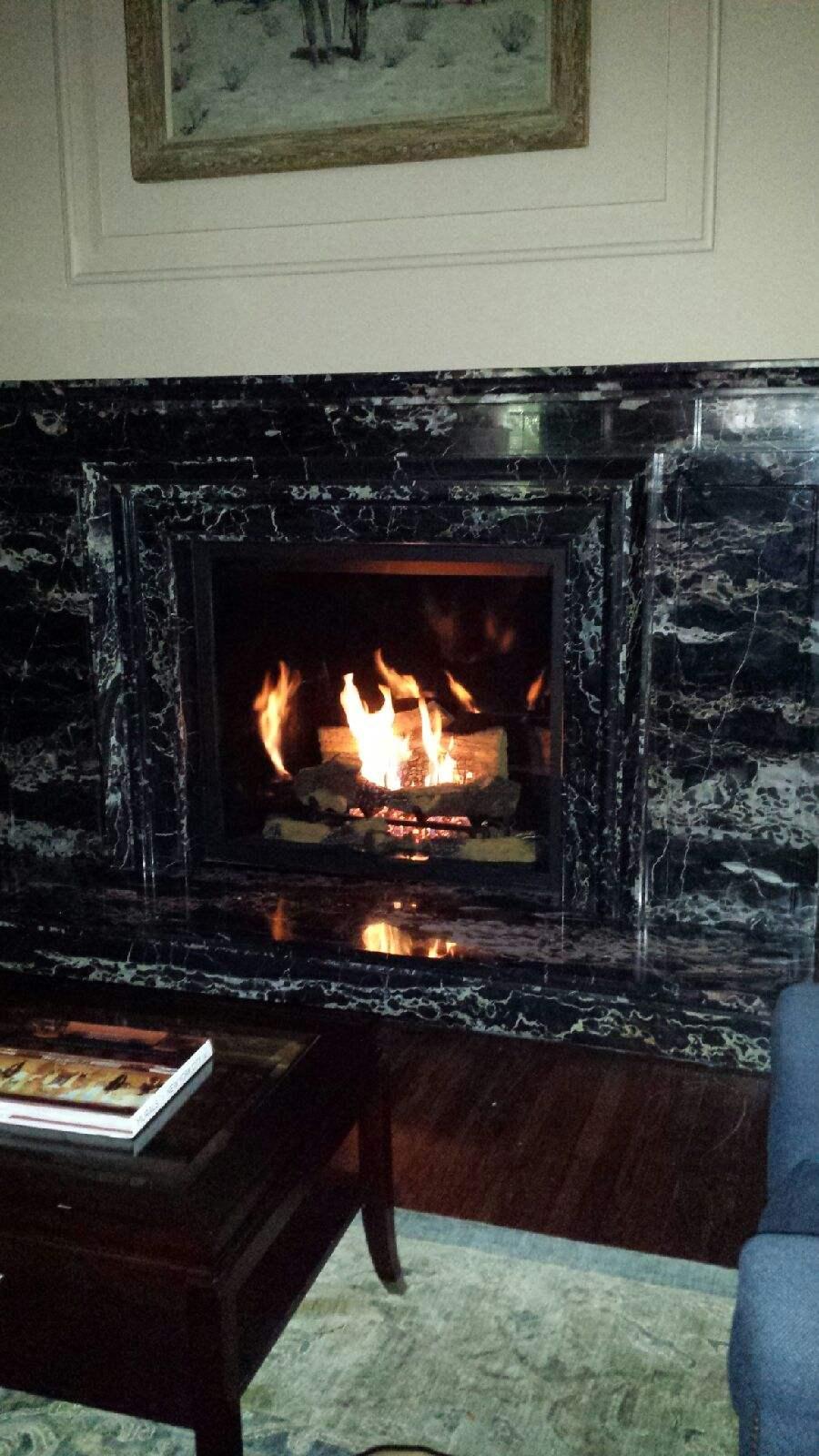 Town & Country TC42 Luxury Gas Fireplace - view 3