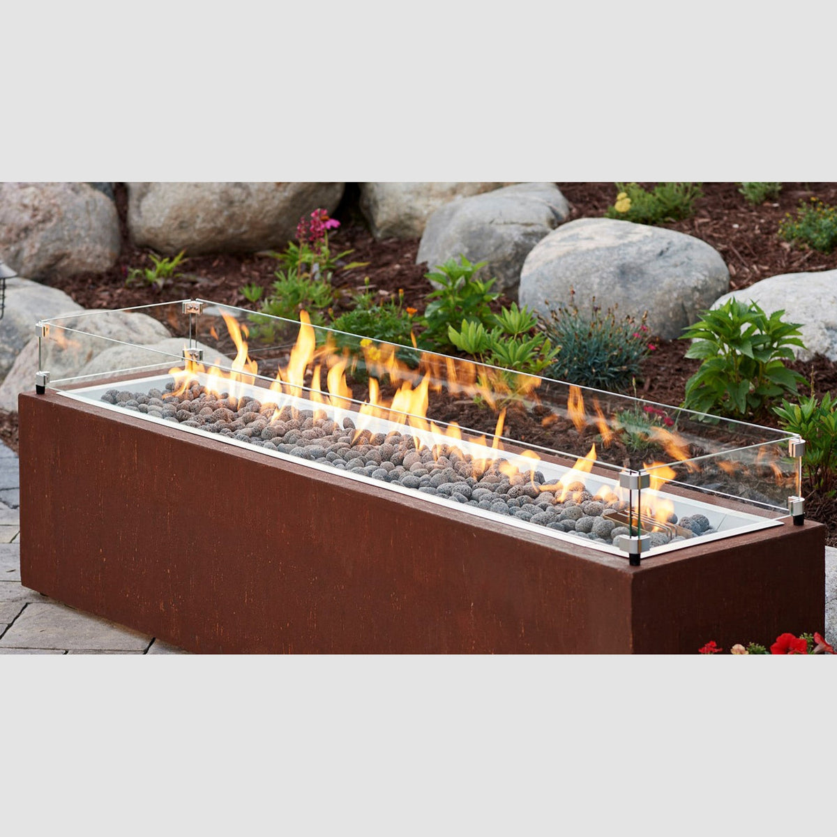 Outdoor GreatRoom Linear Glass Wind Guard – view 3