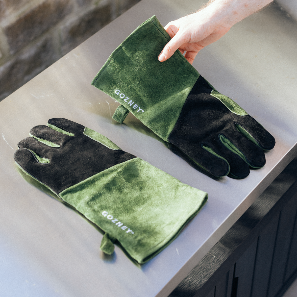 Gozney Heat Resistant Gloves – view 3