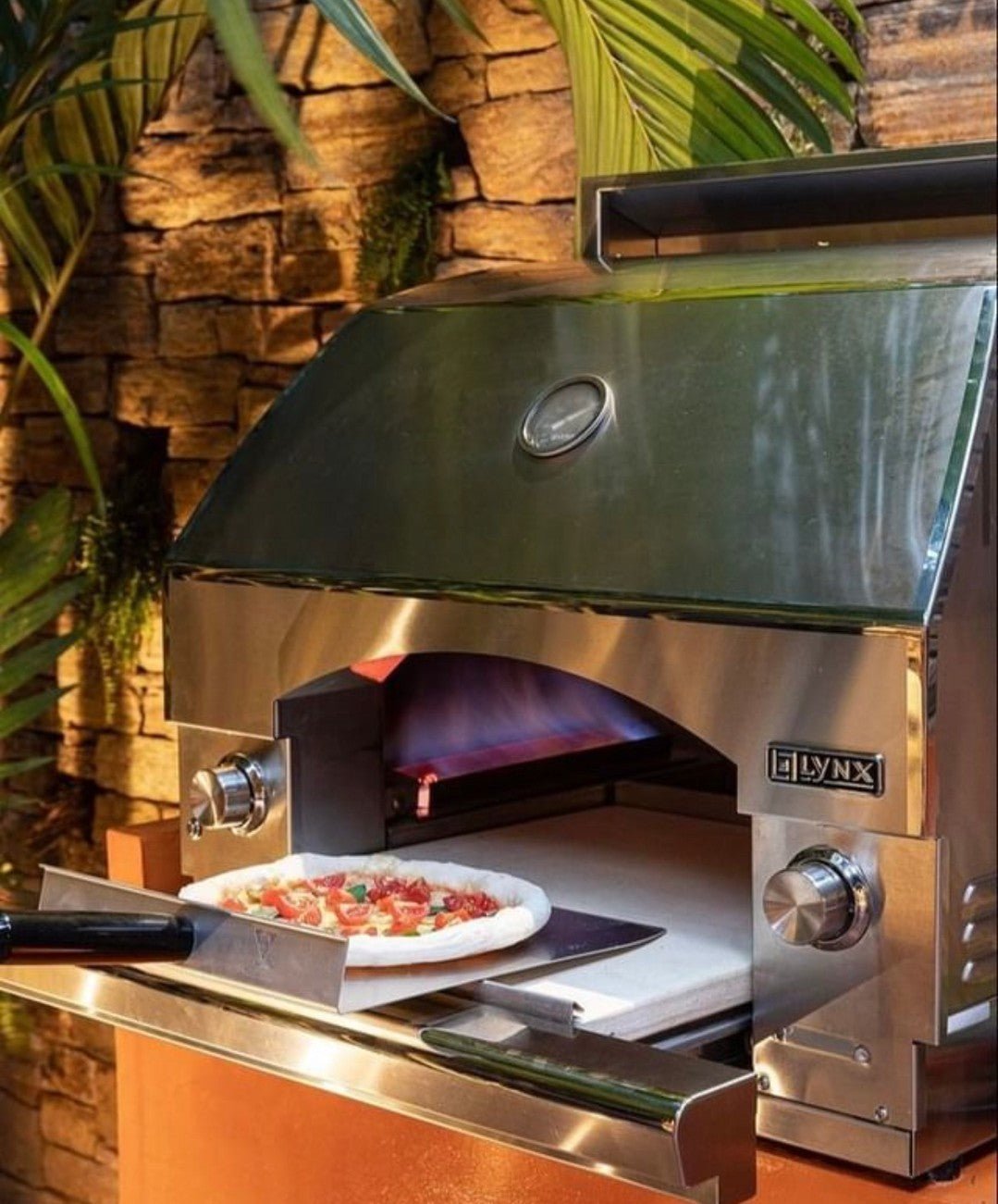 Lynx Professional Napoli 30-Inch Built-In Counter Top Natural Gas Outdoor Pizza Oven - LPZA-NG - view 6