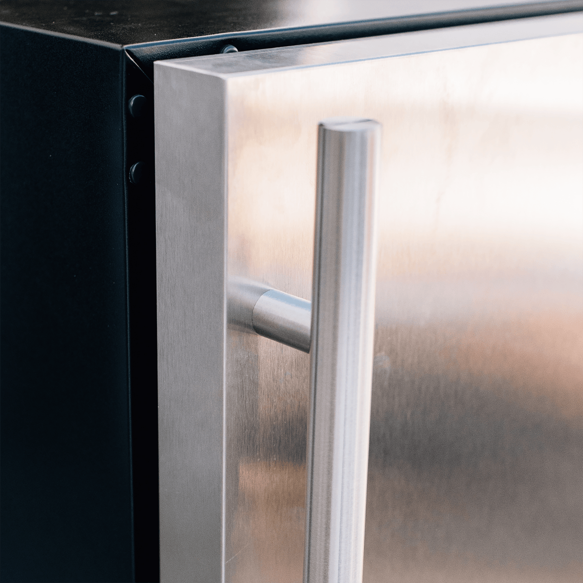 Summerset RFR-24S-A 24-Inch 5 Cu. Ft. Outdoor Rated Refrigerator - view 5