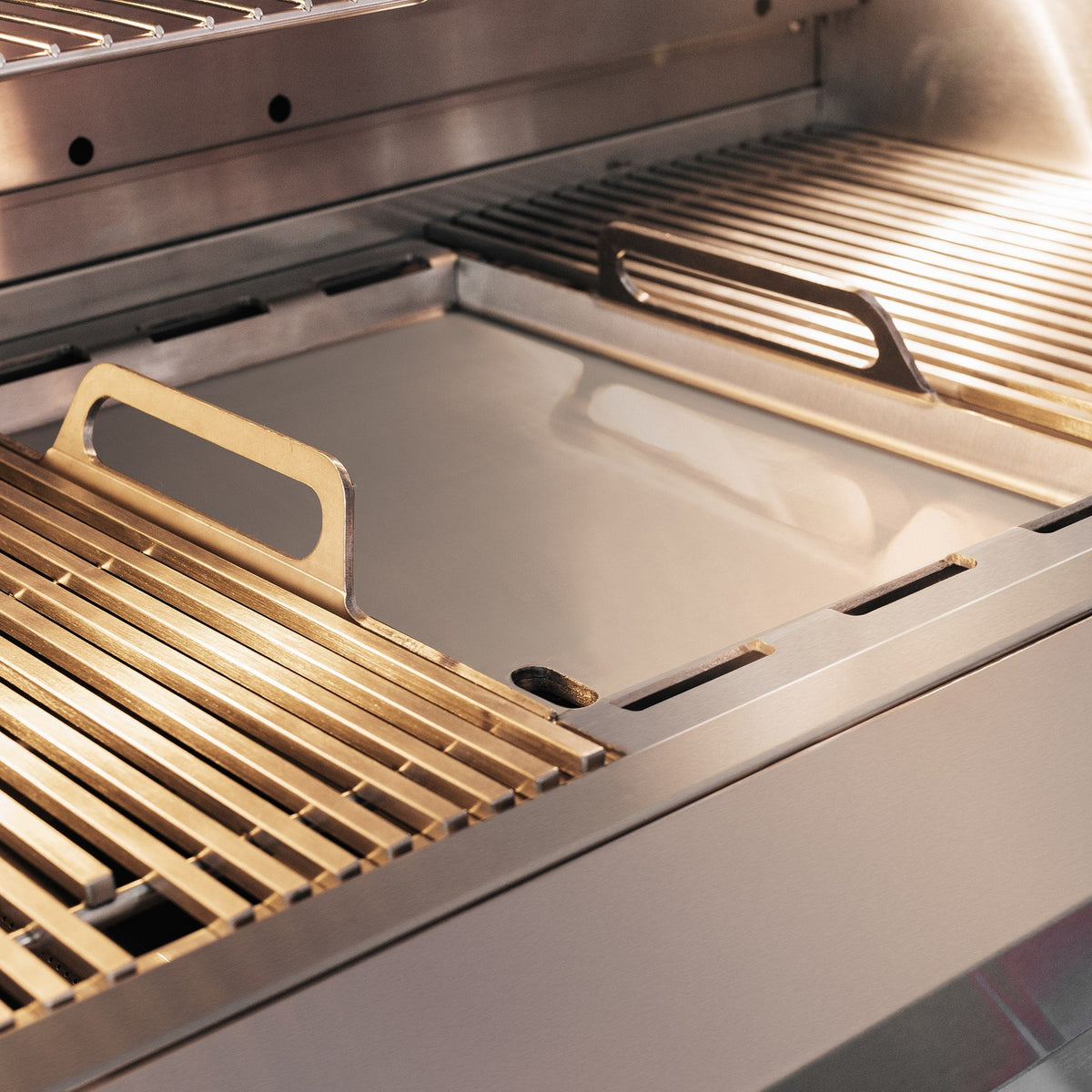 Summerset Quest Series 30-Inch 2 Burner Built-In Gas Grill - QST30