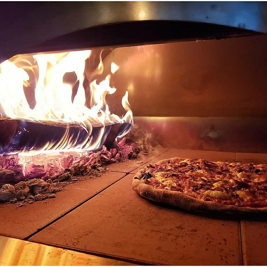 Alfa Moderno 5 Pizze Outdoor Gas Hybrid Pizza Oven with Black Base - Freestanding - Fire Yellow