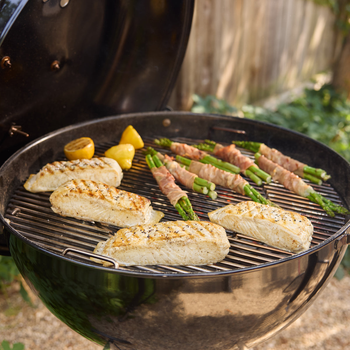 Weber 22" Master-Touch Charcoal Grill (14511601) – view 5
