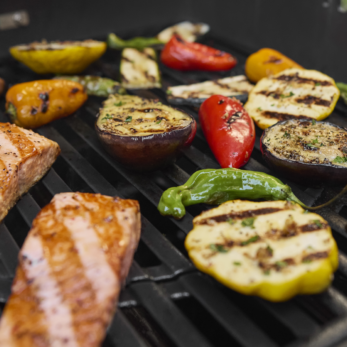 Weber Spirit E-425C Gas Grill Titanium Edition (Liquid Propane) – view 7
