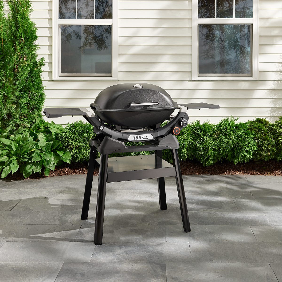 Weber Compact Stand – view 2