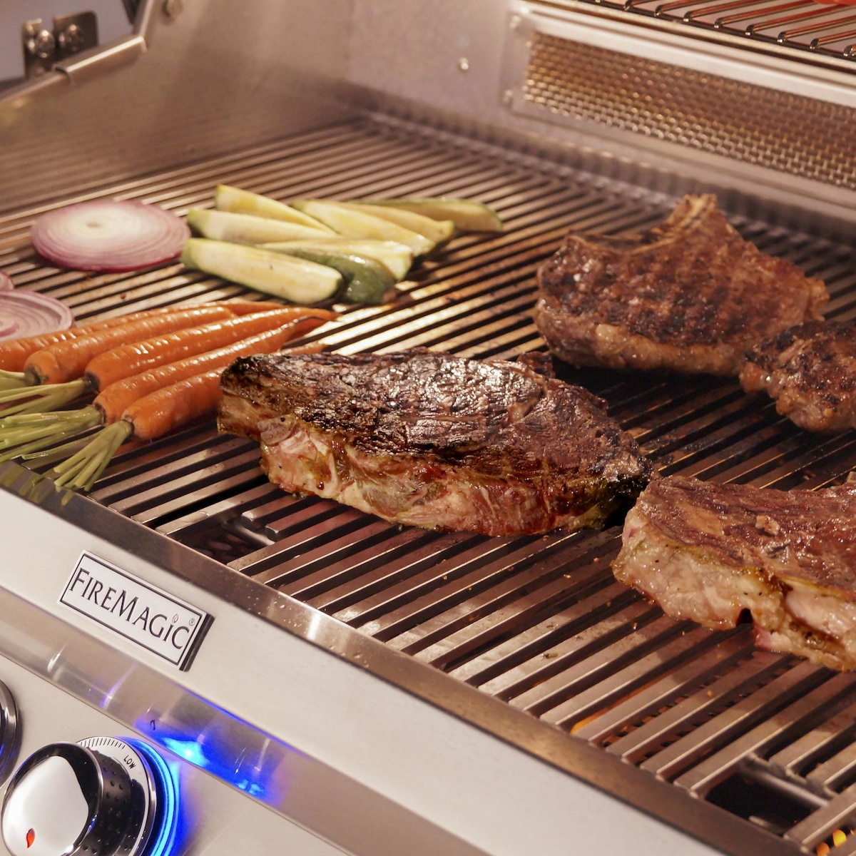 Fire Magic 30-Inch Echelon Diamond Built-In Natural Gas Grill, One Infrared Burner, Magic View Window, Rotisserie & Digital Thermometer (E660I-8L1N-W) - view 3