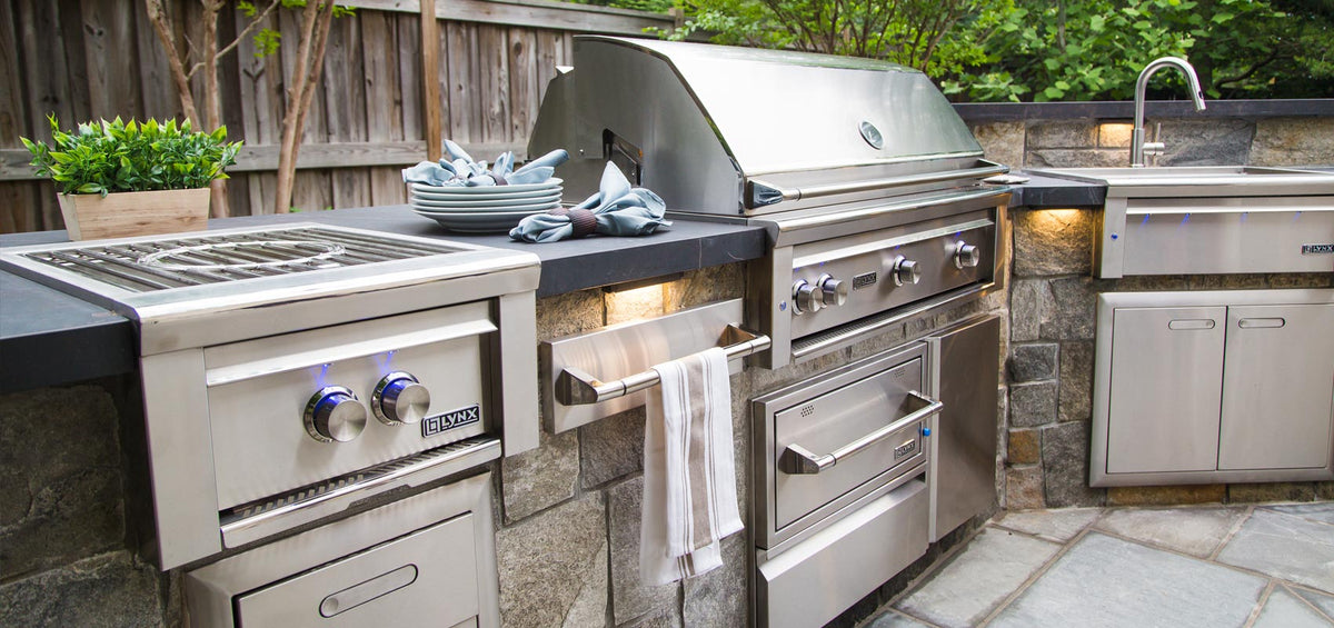 Lynx Professional 30-Inch Built-In 120V Electric Outdoor Warming Drawer - L30WD-1